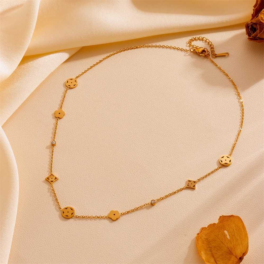 Earrings Necklace titanium steel five Clover necklace jewelry Stainless Steel waterproof Double Layer Clove Gold Plated and bracelet set H250217