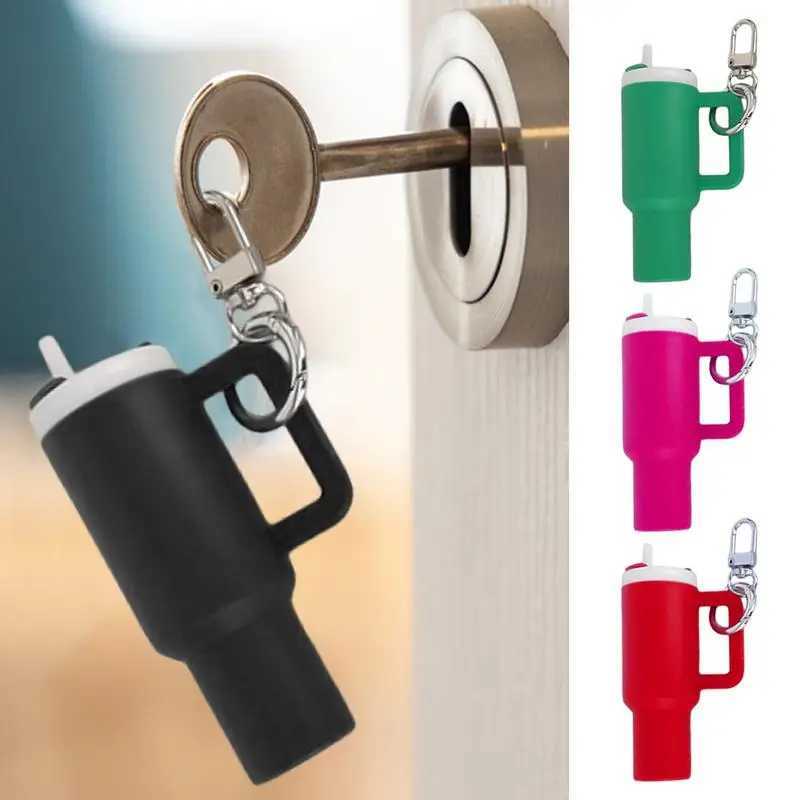 Keychains Lanyards Mini Stanleys Cups Keychain With Straw Pendant Cute Tumbler Key Ring Handbag For Water Bottle Accessories H250115