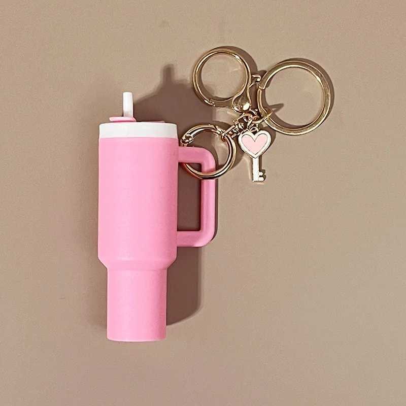 Keychains Lanyards Mini Cup Keychain Cute Tumbler Key Ring Chapstick Holder Handbag Charms Accessories H250115