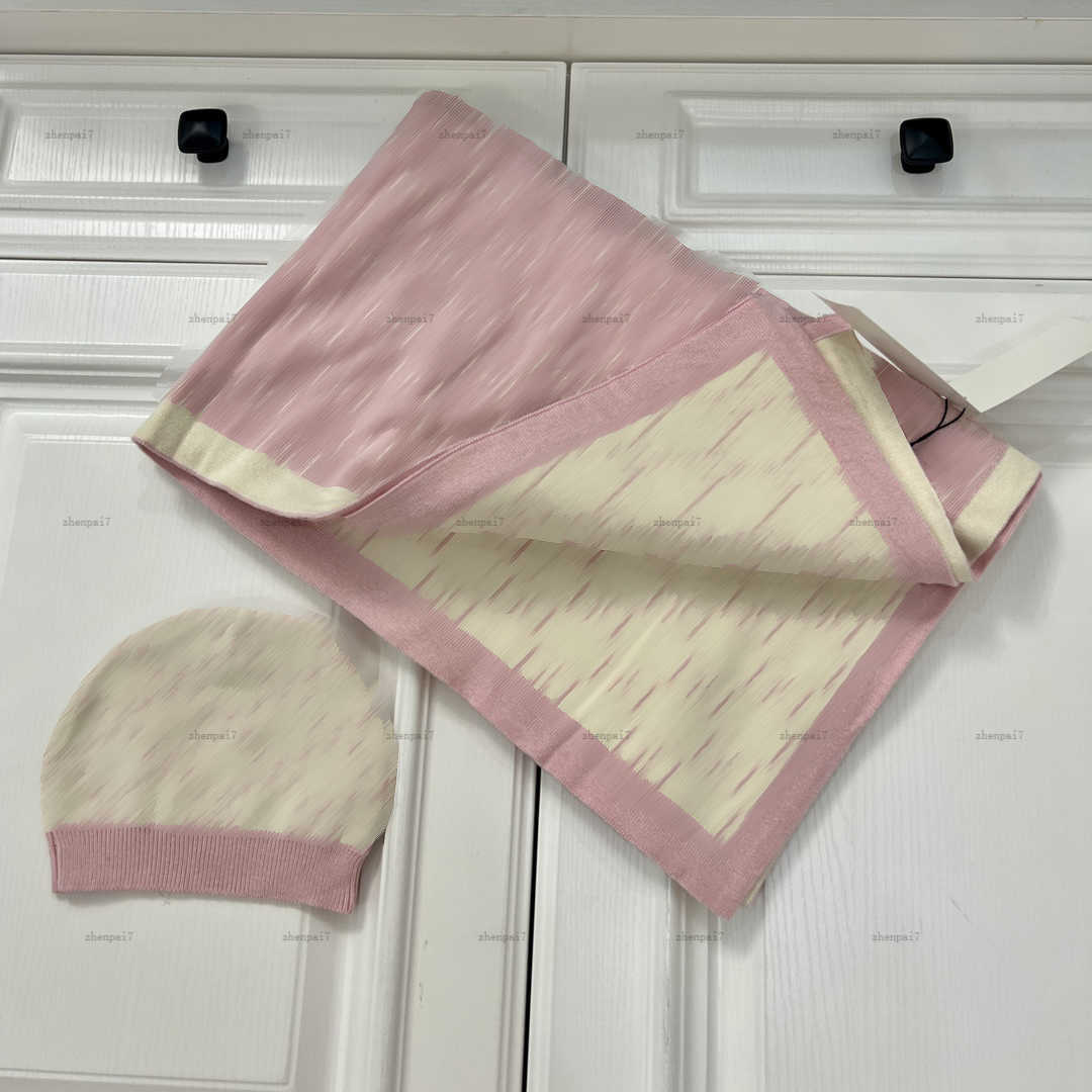 Top baby Blankets high-quality newborn Swaddling Comfortable fabric quilt winter Colorful doll bear print infant Knitted quilt