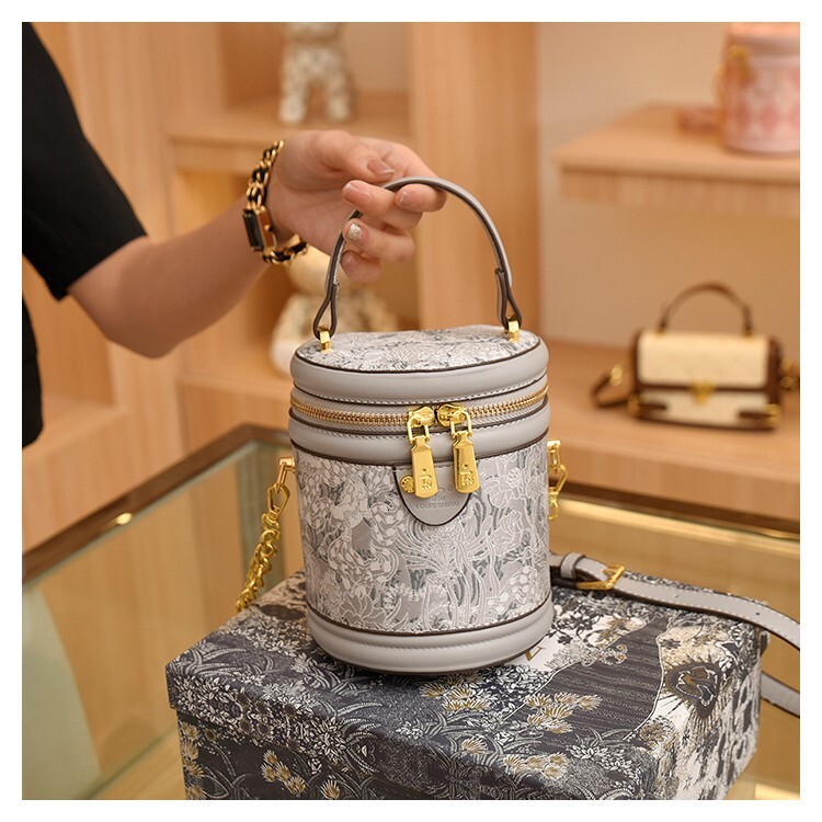 Popular Printed Cydrical For Women's New Fashion Trend High-End Tion Internet Red Portable Bucket Bag