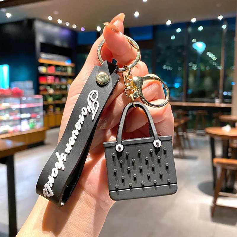 Keychains Lanyards DIY Cute Beach Hole Bag Keychain Portable Simple Mini Car Key Chain Soft Sile Fashion Seaside Big Basket Hanging Ornaments H250115