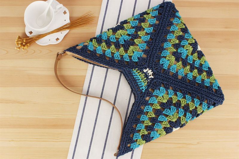 New Shoulder Popular Large-Capacity Woven Versatile Straw Bags, Fashionable Women's Bags For Vacation And Commuting.