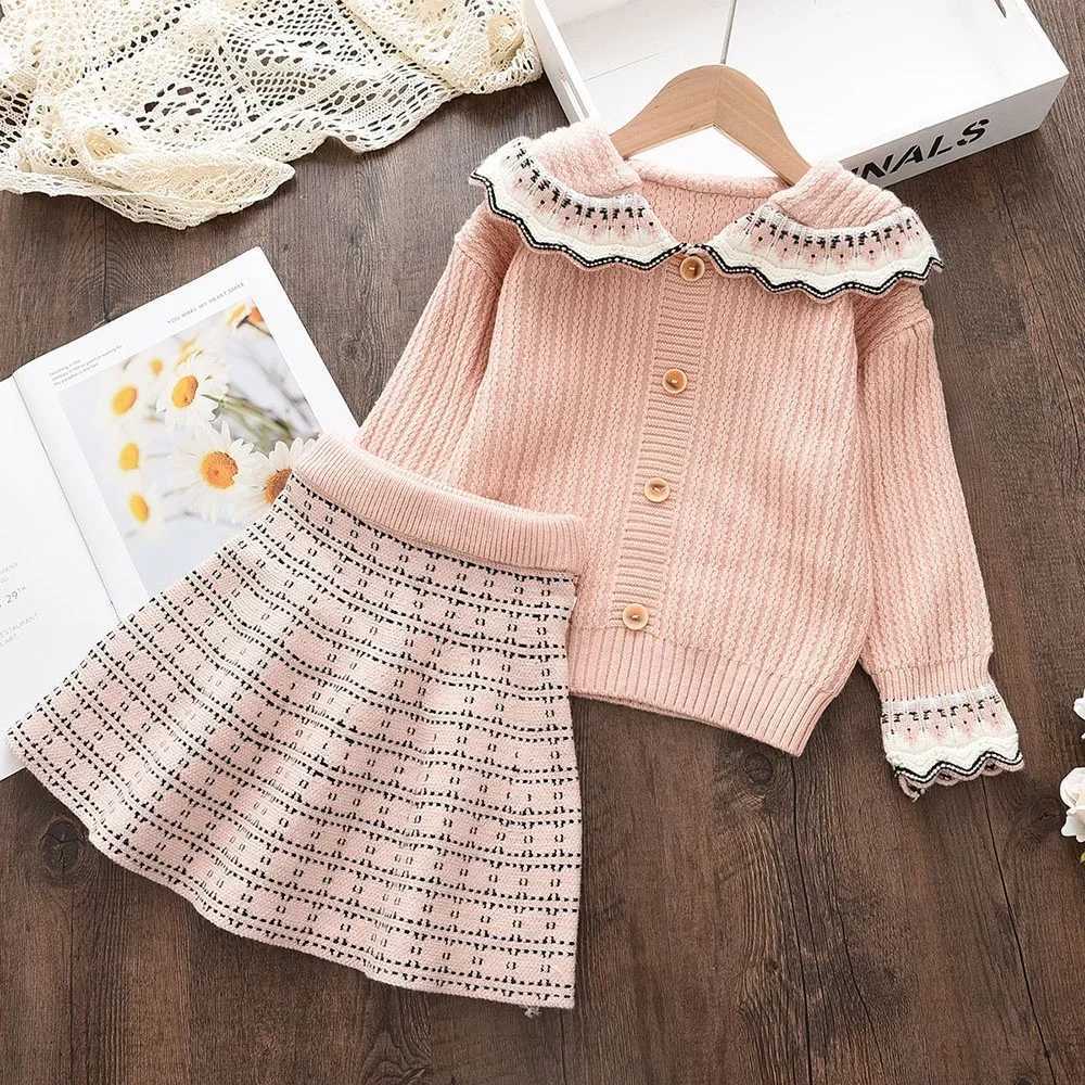 Bear Leader Girls Suits Winter Lace Collar Solid Color Longsleeved Sweater Halflength Pleated Skirt 2piece Sets 26 Years Old L250926IOK1