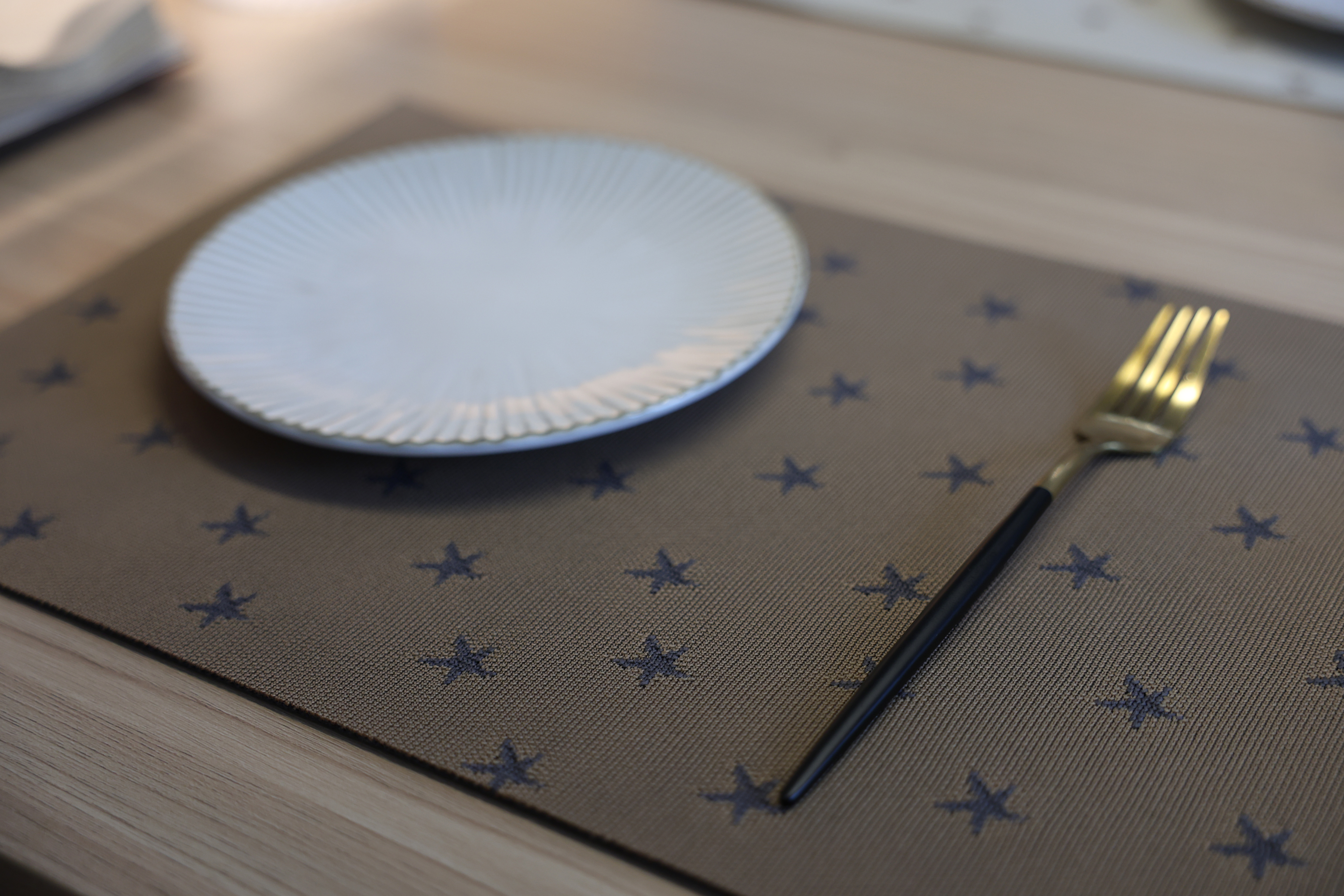 Sustainable Home Decor: Durable Handwoven Cotton Floor Covering Ideal for Kitchens & Tables