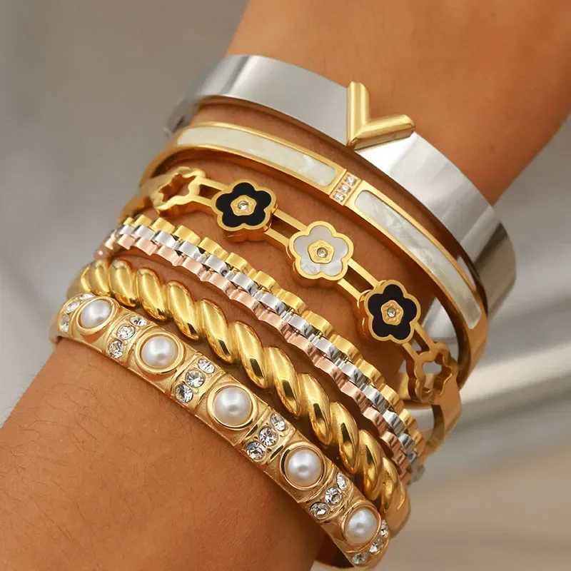 Bangle Stainless Steel Metal Flower Pearl Bangles bracelets for Women Fashion Brand Jewelry Elegant Shell Letter V Accessories H250115