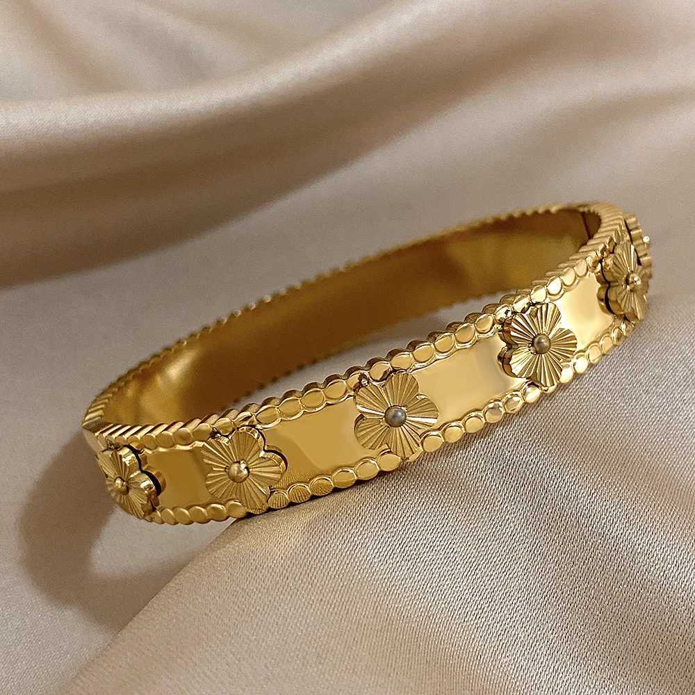 Bangle Chic Cute Flower Decoration Bracelet for Women Girls Fashion Gold Plated Stainless Steel Waterproof Cuff Bracelets Jewelry Gifts H250115