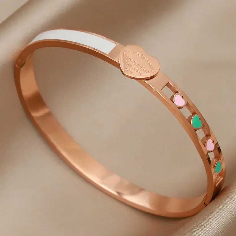 Bangle Classic Stainless Steel Metal Multicolor Heart Bangles for Women Fashion Brand Jewelry Hollow Bracelets Gift Accessories H250115