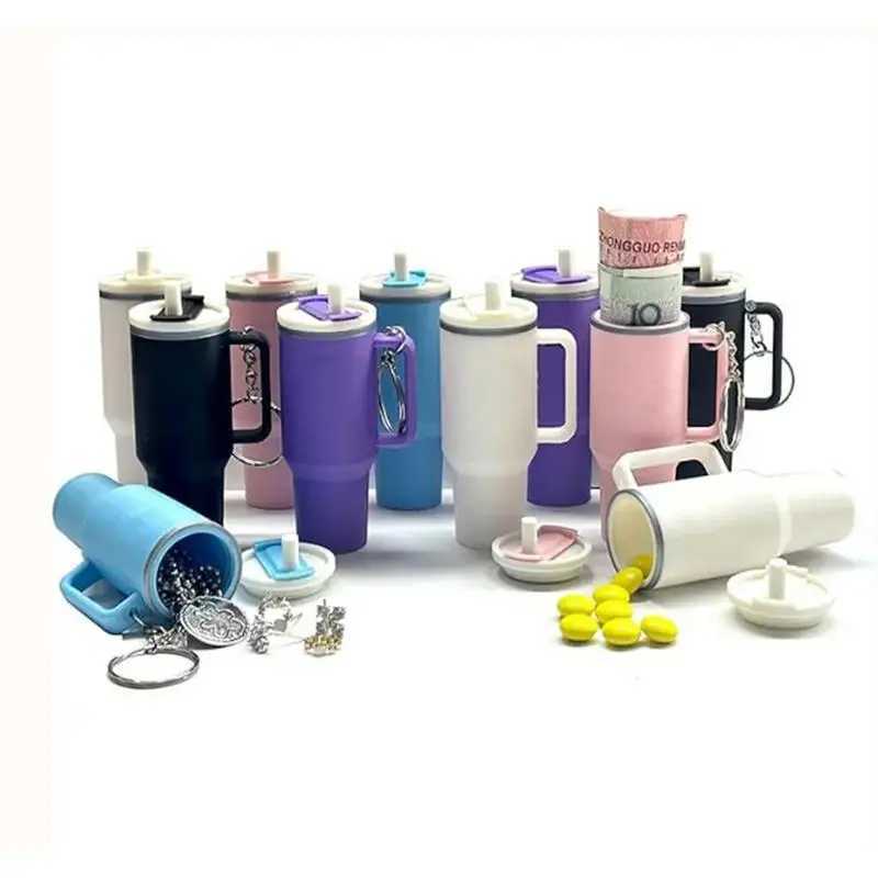 Keychains Lanyards Mini Stanleys Cups Keychain With Straw Pendant Cute Tumbler Key Ring Handbag For Water Bottle Accessories H250115