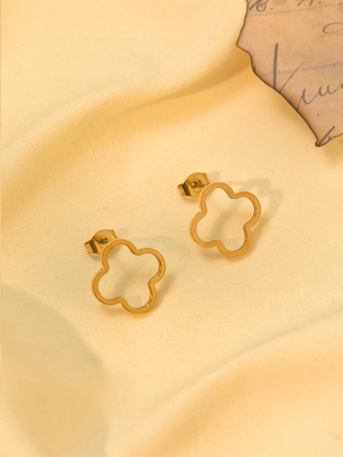 Earrings Necklace Clover necklace earrings bracelet three-piece set elegant design fashionable and versatile show womens unique charm H250217