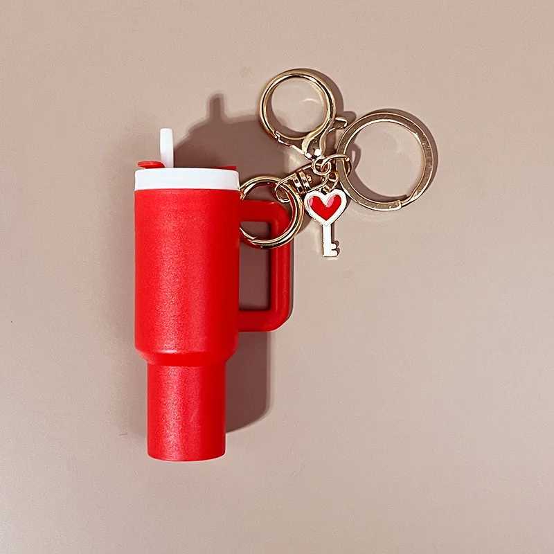 Keychains Lanyards Mini Cup Keychain Cute Tumbler Key Ring Chapstick Holder Handbag Charms Accessories H250115