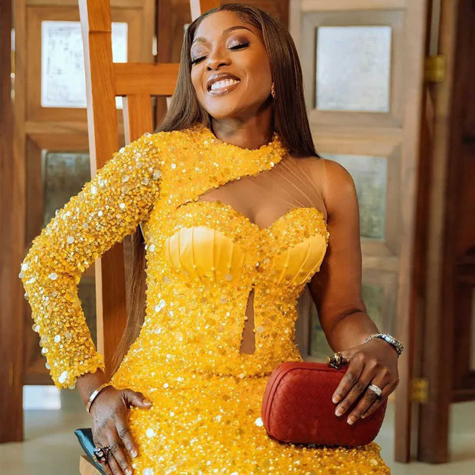 Yellow Mermaid Prom Dresses For Special Occasions Illusion One Shoulder Long Sleeves Beaded Sequined Evening Gowns