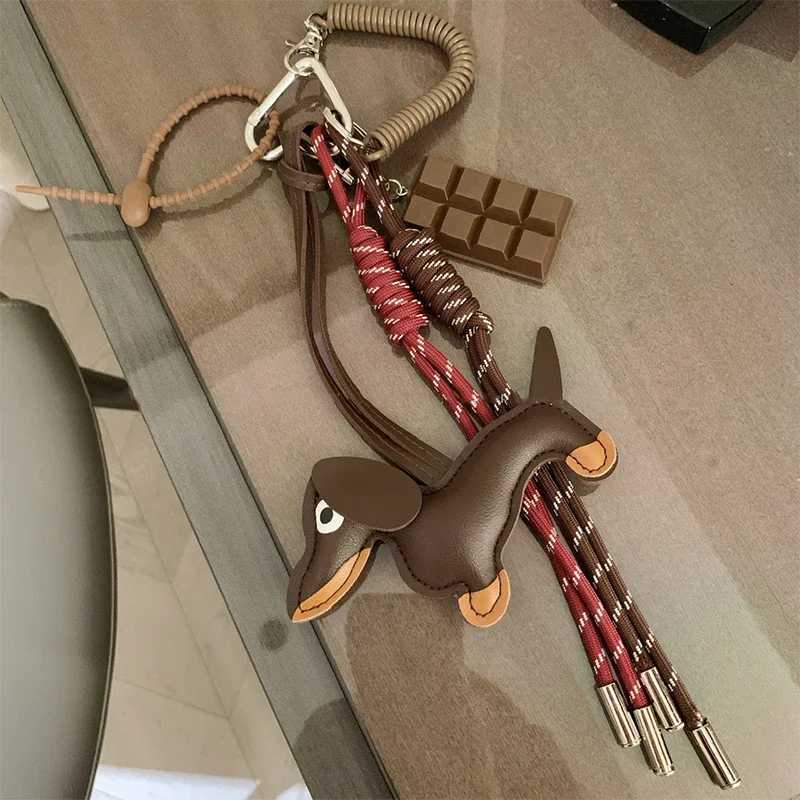 Keychains Lanyards New Vintage Braided Rope Bag Pendant High-grade Creative Keychain Maillard Color Cute Sausage Dog Accessories H250115