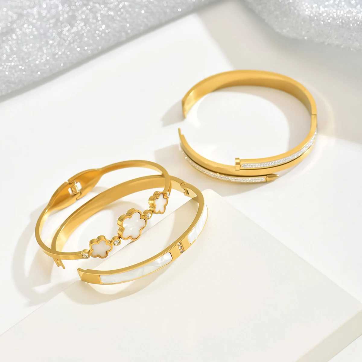 Bangle Europe and the United States hot selling stainless steel gold nail bracelet fashion womens bangles H250115