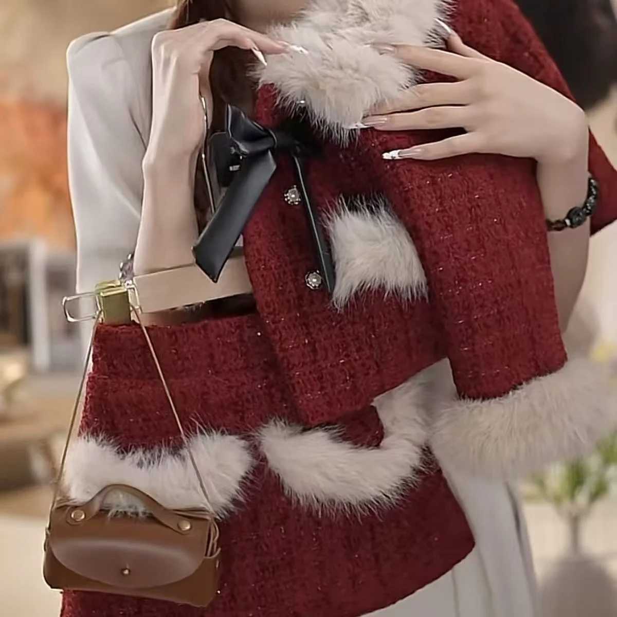 Girls Winter Little Fragrant Wind Set 2025 Western Style Childrens Plush Thick Cute New Years Wear Half Skirt Two Piece Set L2509263HSJ