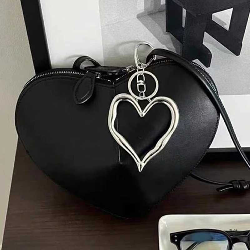 Keychains Lanyards Exquisite Cherry Fruit Bag Charm Key chain Red Keyring for Elegant Women Backpack Purse Pendant Jewelry Accessories Gift H250115