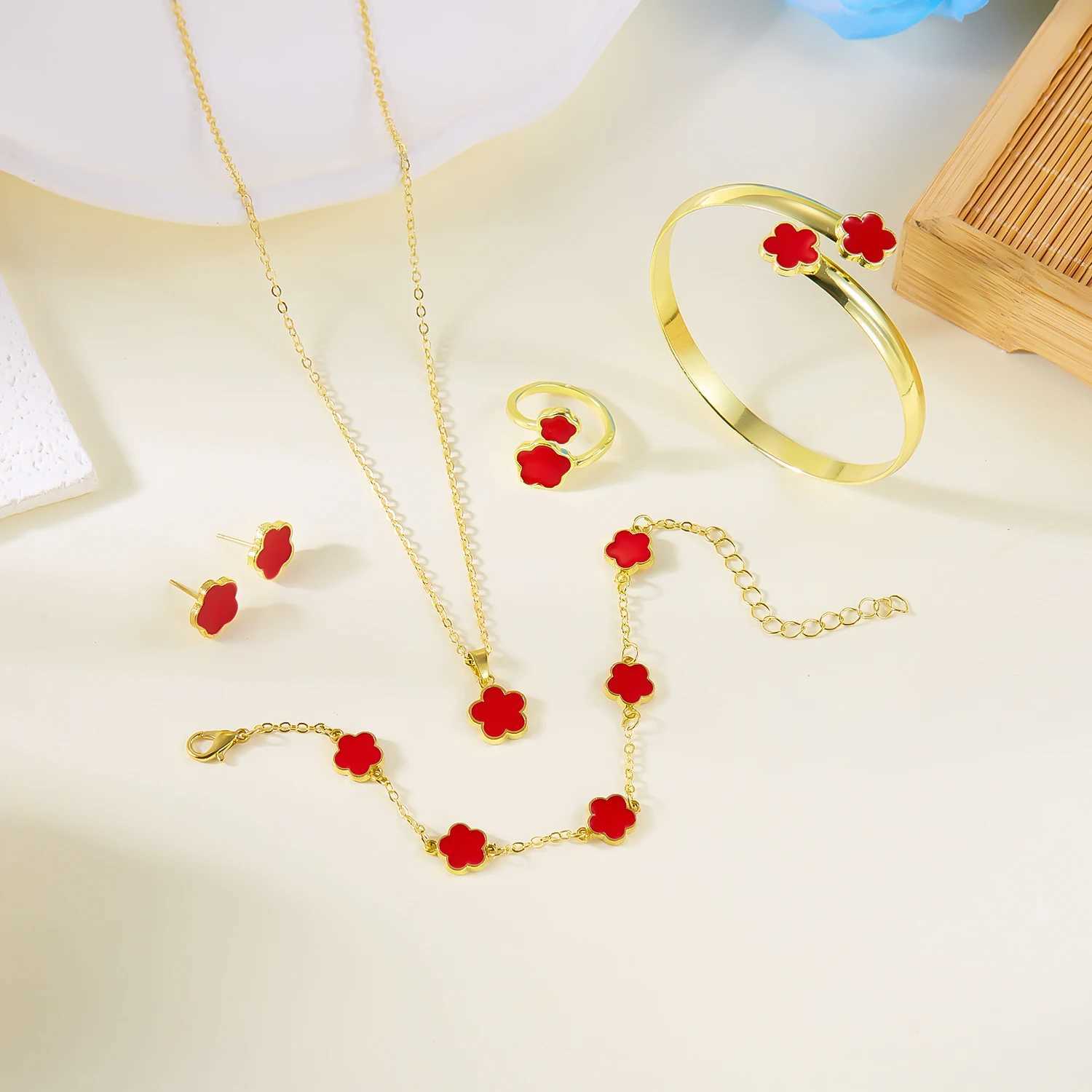 Bracelet Earrings Necklace 5 PCS Five Leaf Flower Combination Jewelry Set For Women Good Luck Ring Bangle Daily Party H250115