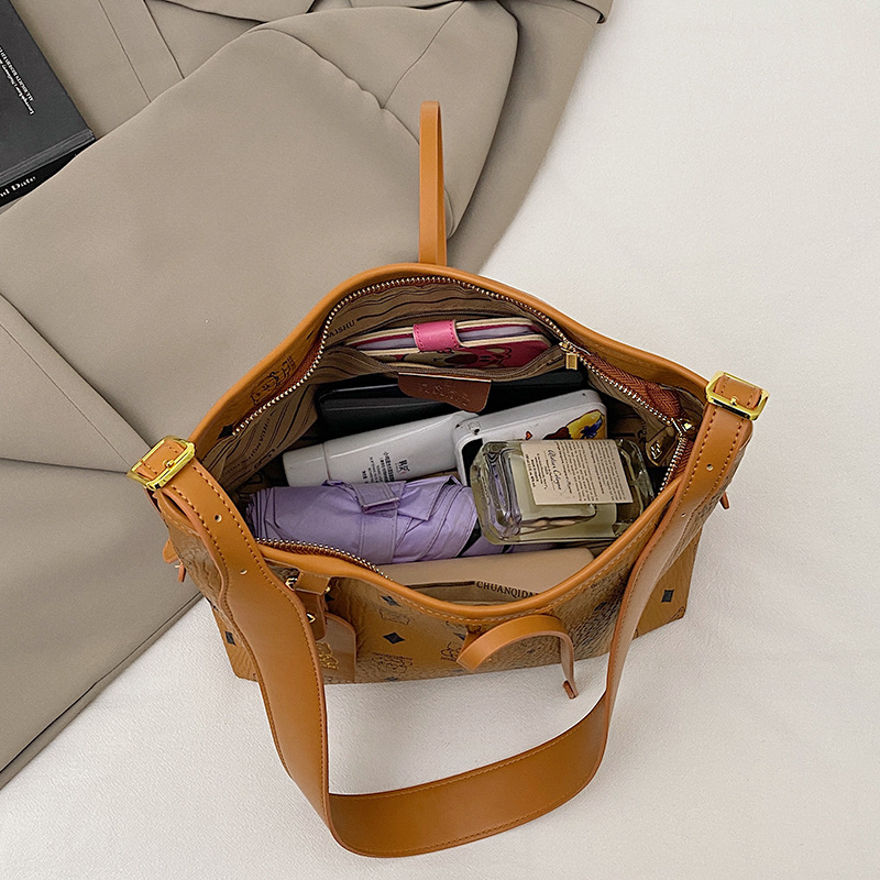 Free shipping designer bag Shoulder Bags single tote bag bear Crossbody bag fashion womens bag