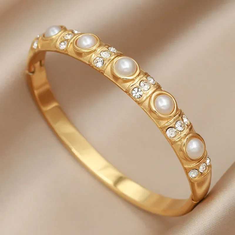 Bangle Stainless Steel Metal Flower Pearl Bangles bracelets for Women Fashion Brand Jewelry Elegant Shell Letter V Accessories H250115