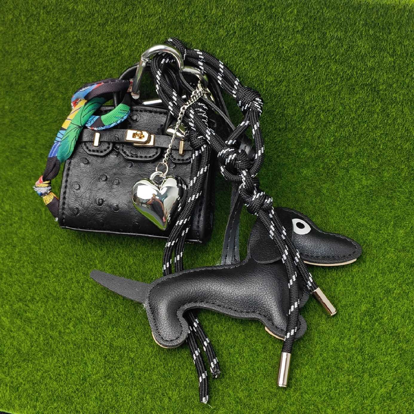Keychains Lanyards 24 New Extremely Complicated Bag Pendants Versatile Jia Matching With Hanging Ropes Fashionable Key H250115