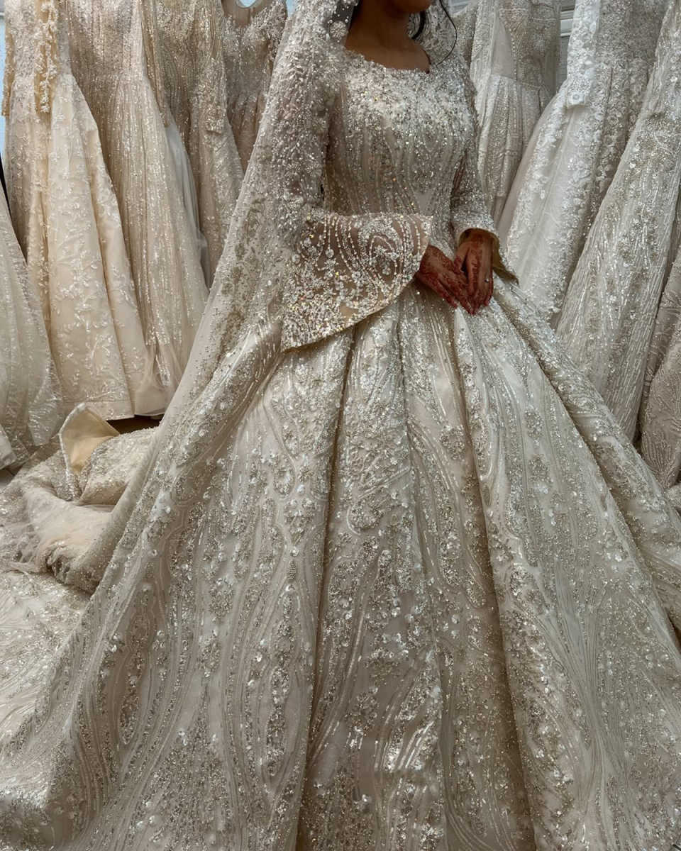 A Gorgeous E Wedding Dress For Women Sequins Beads Long Sleeves Bridal Gown Sweep Train Dresses Customized Vestido De Novia es