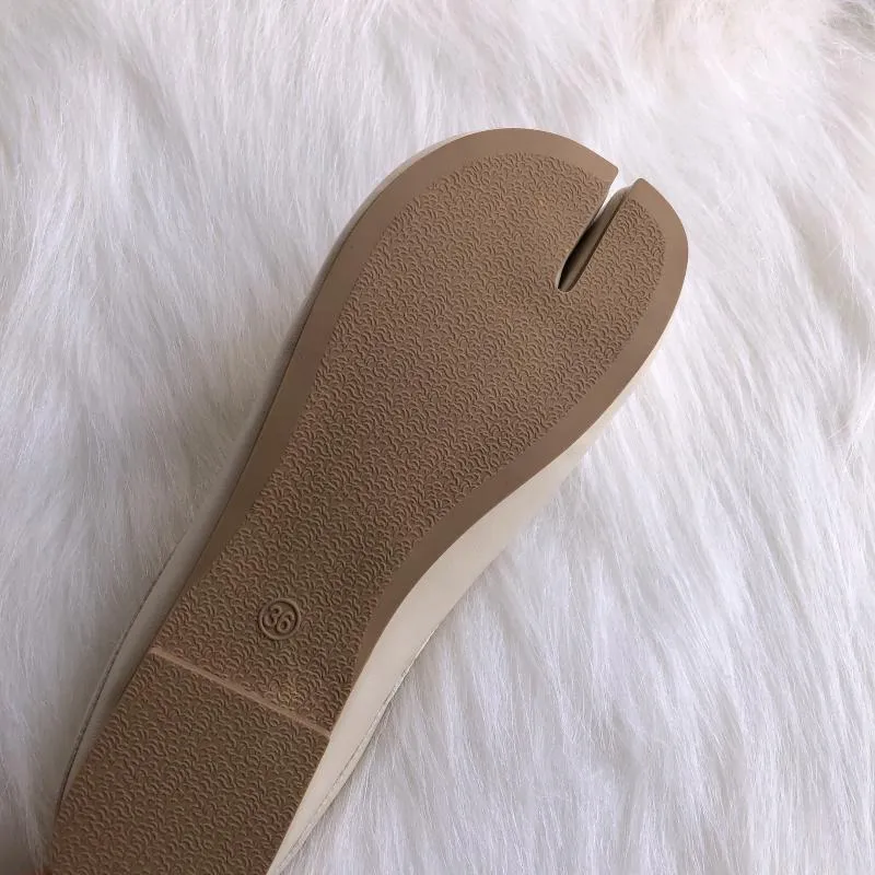 Elegant Lady's Trotter Moccasins - Lightweight Microfiber Leather Footwear with Comfort Fit and Stylish Split Toe