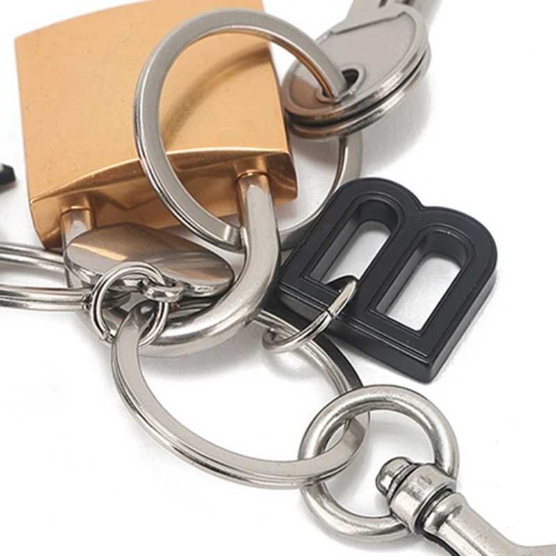 Keychains Lanyards Fashionable metal interesting lock design keychain personalized rdy shaped key accessory suitable for daily carrying H250217