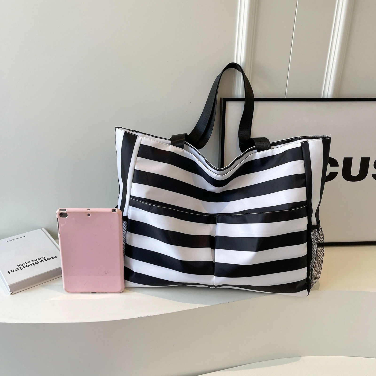 A Large Tote Bag with Multiple Pockets Striped Shape Suitable for Beach Vacations Shopping Trips Travel Commuting.250114