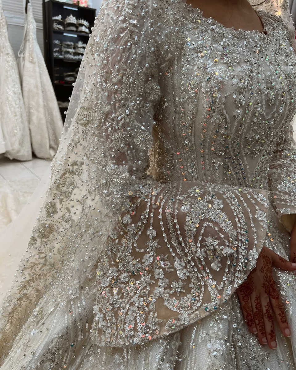 A Gorgeous E Wedding Dress For Women Sequins Beads Long Sleeves Bridal Gown Sweep Train Dresses Customized Vestido De Novia es
