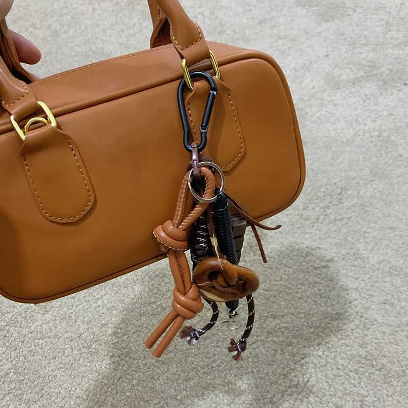 Keychains Lanyards Autumn And Winter Brown Lovely Alkali Bread Korean Ins Bag Pendant Chocolate Climbing Rope key Chain Decorative Hand H250115