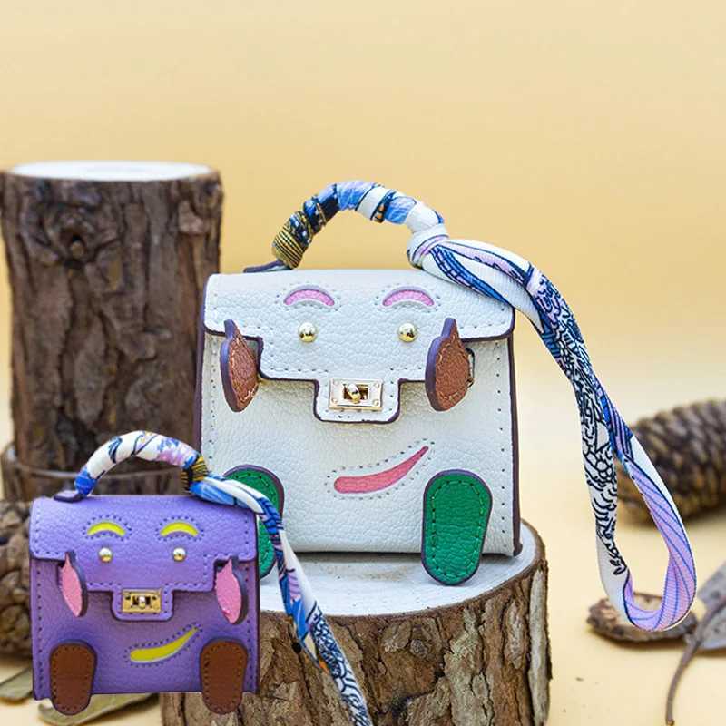 Keychains Lanyards Figurines Mini Leather Handmade Small PU Bag Pendant Earphone Case Fashion Keychain Miniature Coin Purse Decoration H250115