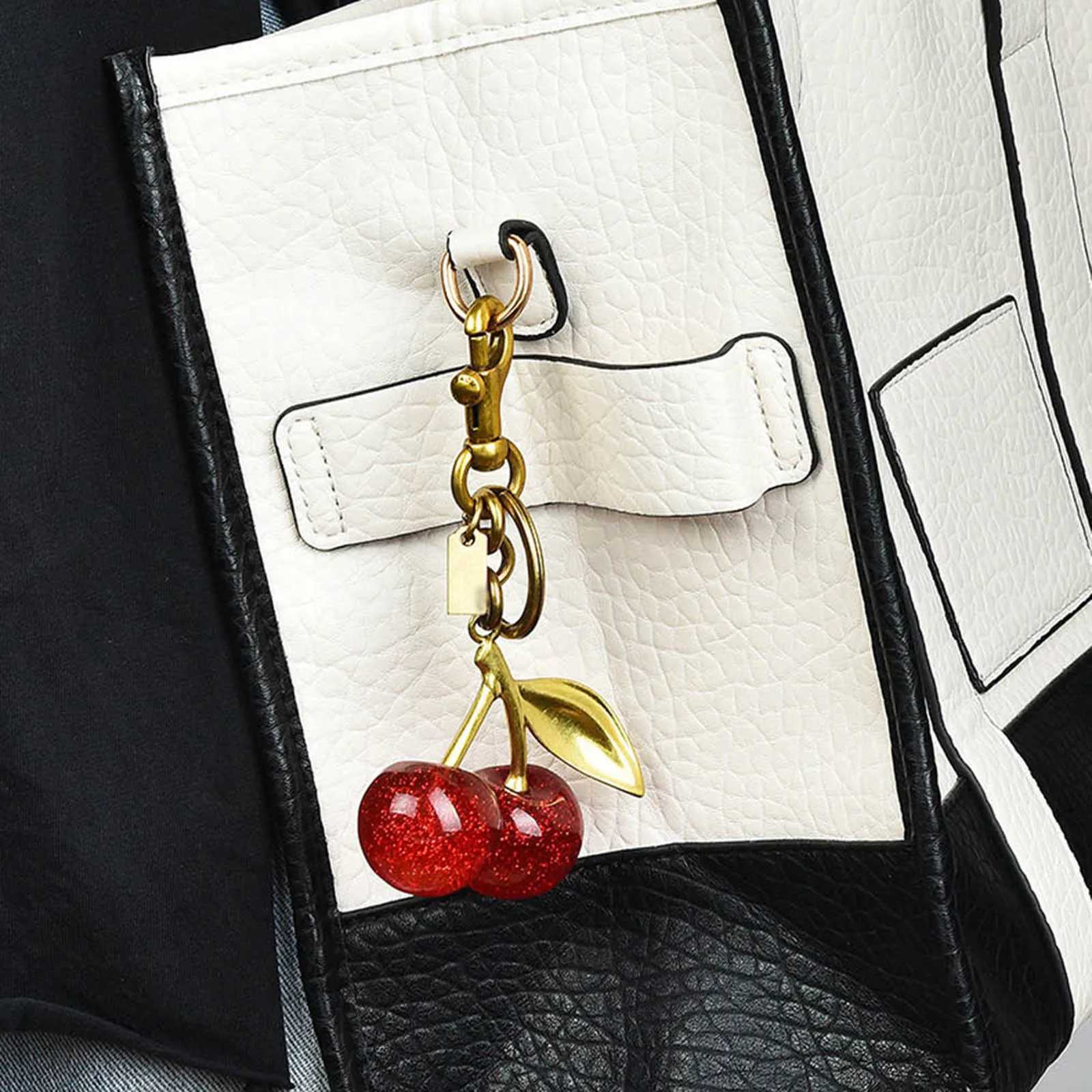 Keychains Lanyards Cherry Keychain Key Hook Decorative Bag Charm Portable Cute Chain For Handbag Birthday Christma Engraving Gifts H250115