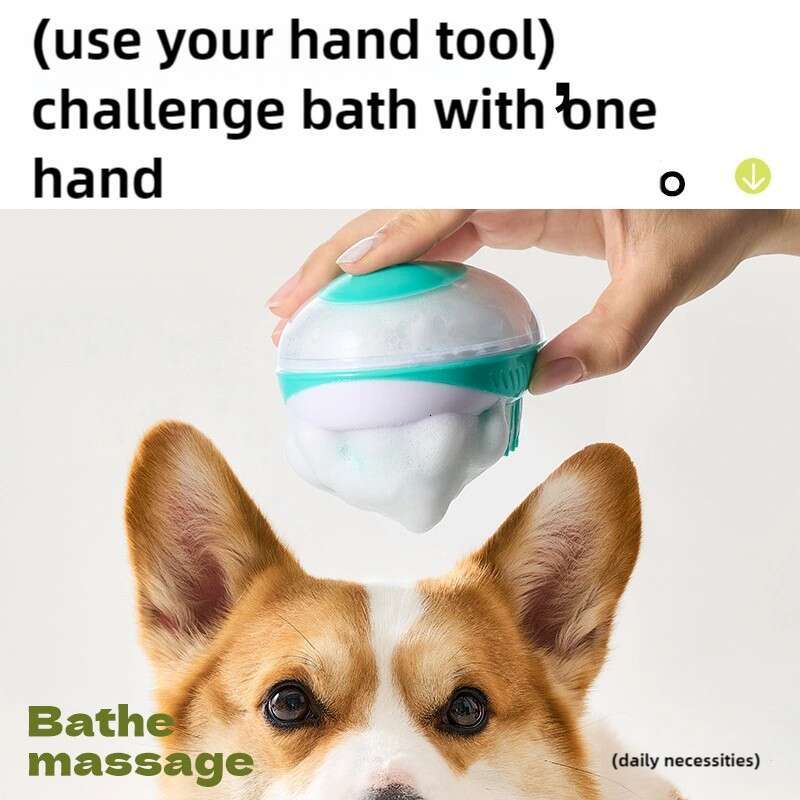 .Pet bath brush, a two - in - one combination of a bath brush and a massage comb, with an innovative design for storing bath liquid, making bathing ex