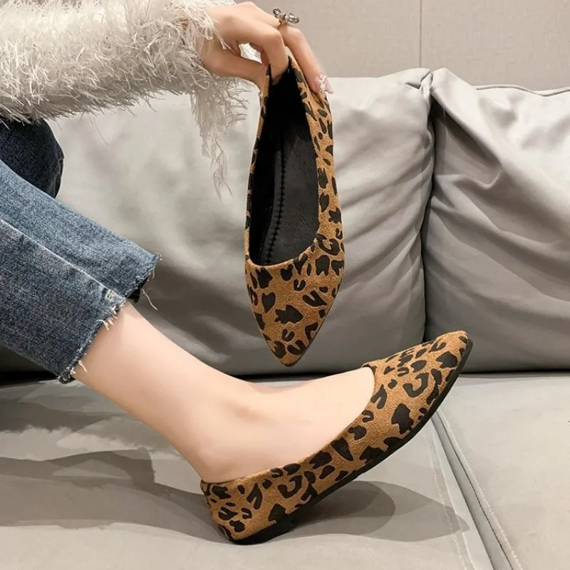 Woman Flats Fashion Leopard Print Shallow Mouth Single Casual Spring Autumn Pointed Toe Flat Slip on Women's Loafers Shoes zhanyishengli