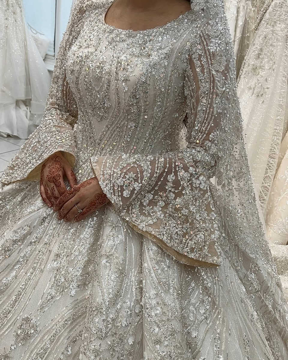 A Gorgeous E Wedding Dress For Women Sequins Beads Long Sleeves Bridal Gown Sweep Train Dresses Customized Vestido De Novia es