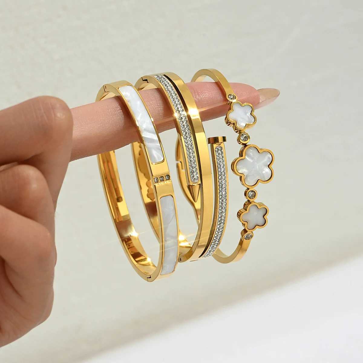 Bangle Europe and the United States hot selling stainless steel gold nail bracelet fashion womens bangles H250115