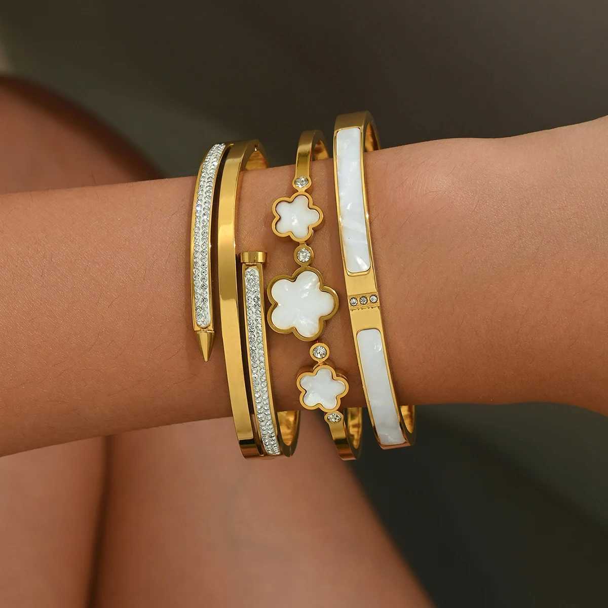 Bangle Europe and the United States hot selling stainless steel gold nail bracelet fashion womens bangles H250115