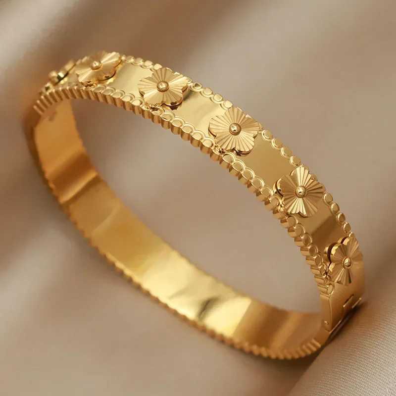 Bangle Stainless Steel Metal Flower Bangles bracelets for Women Fashion Brand Jewelry Elegant Crystal Accessories H250115