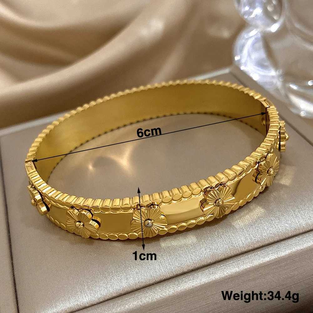 Bangle Chic Cute Flower Decoration Bracelet for Women Girls Fashion Gold Plated Stainless Steel Waterproof Cuff Bracelets Jewelry Gifts H250115
