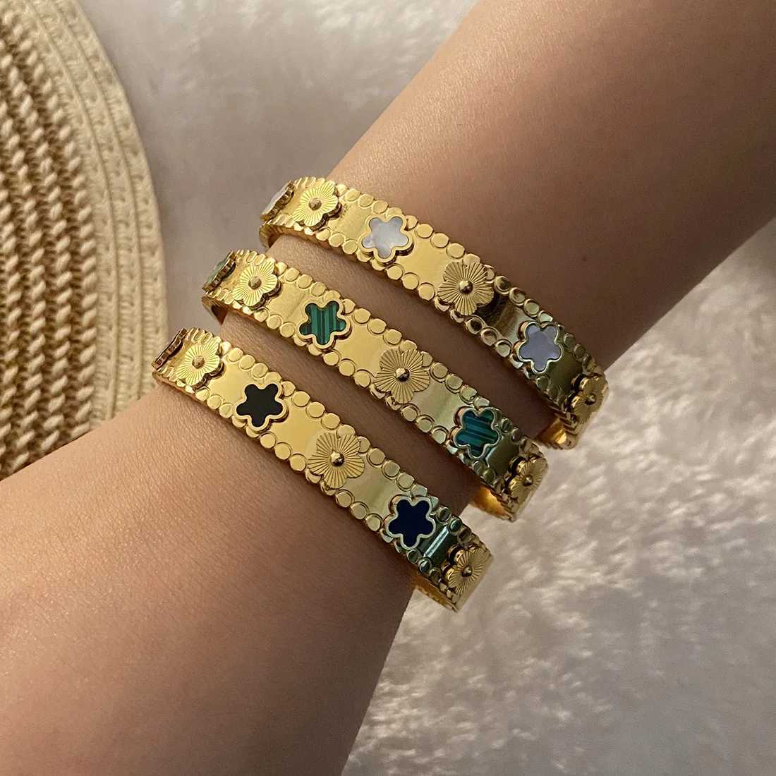 Bangle 1Pc Fashion Flower Stainless Steel Bracelet Style Vintage Hand Jewelry H250115