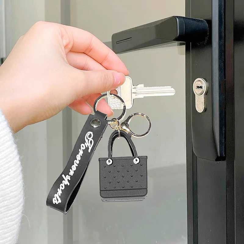 Keychains Lanyards 1pc Mini Beach Hole Bag Keychain Cute Simulation Bags Key Chain DIY Soft Sile Basket Hanging Ornaments Birthday Party Gifts H250115