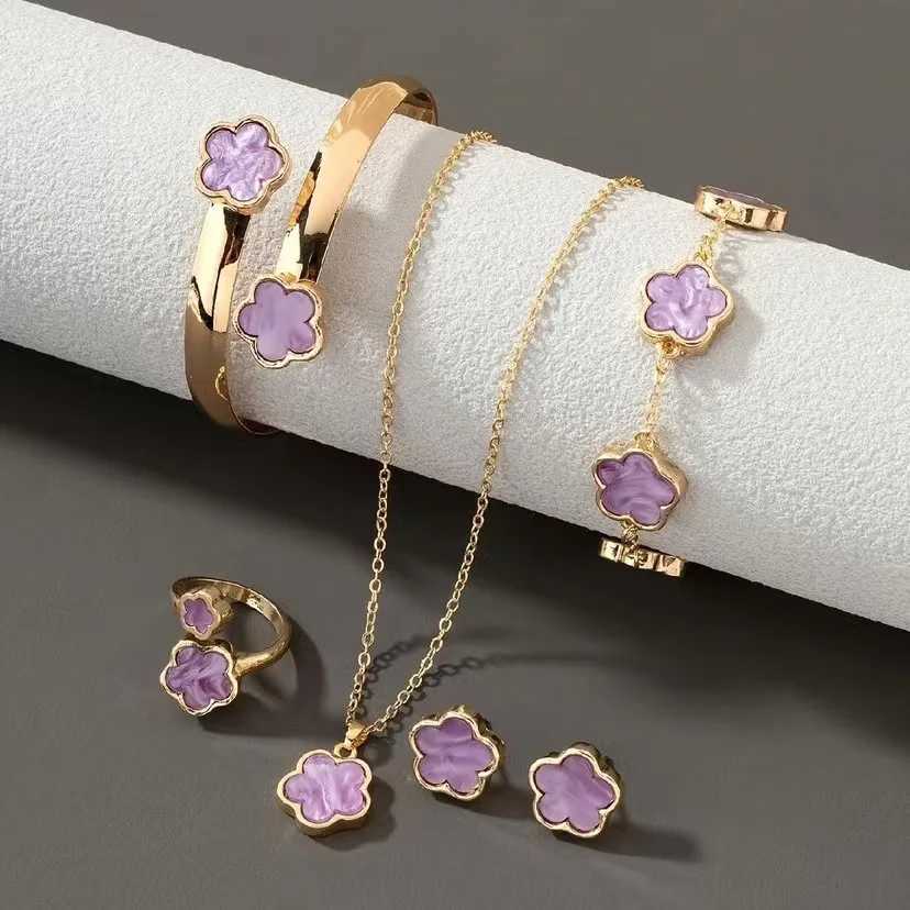 Bracelet Earrings Necklace 5 pcs Small Flower Style Stud Charm Bracelt For Women Brown Green Outline Pedndant Gold Color Chain Jewelry H250115