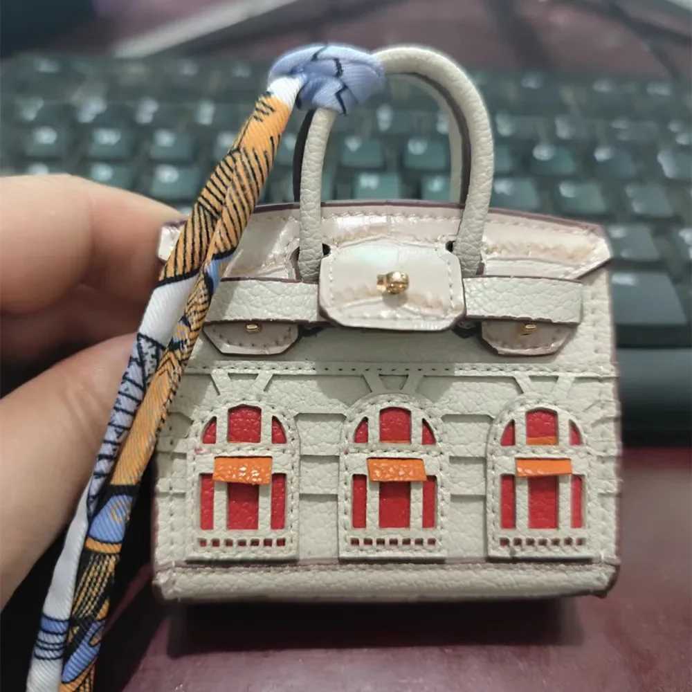 Keychains Lanyards House-shaped mini earphone bag keychain womens charm H250115