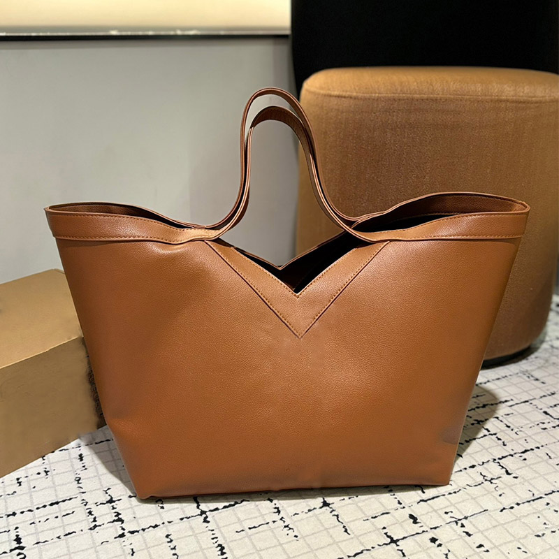 Designer Handbag High quality Luxury Bag Women s New Cinnamon Suede Shoulder Bag Fashionable Armpit Bag Outdoor Leisure Storage Bag