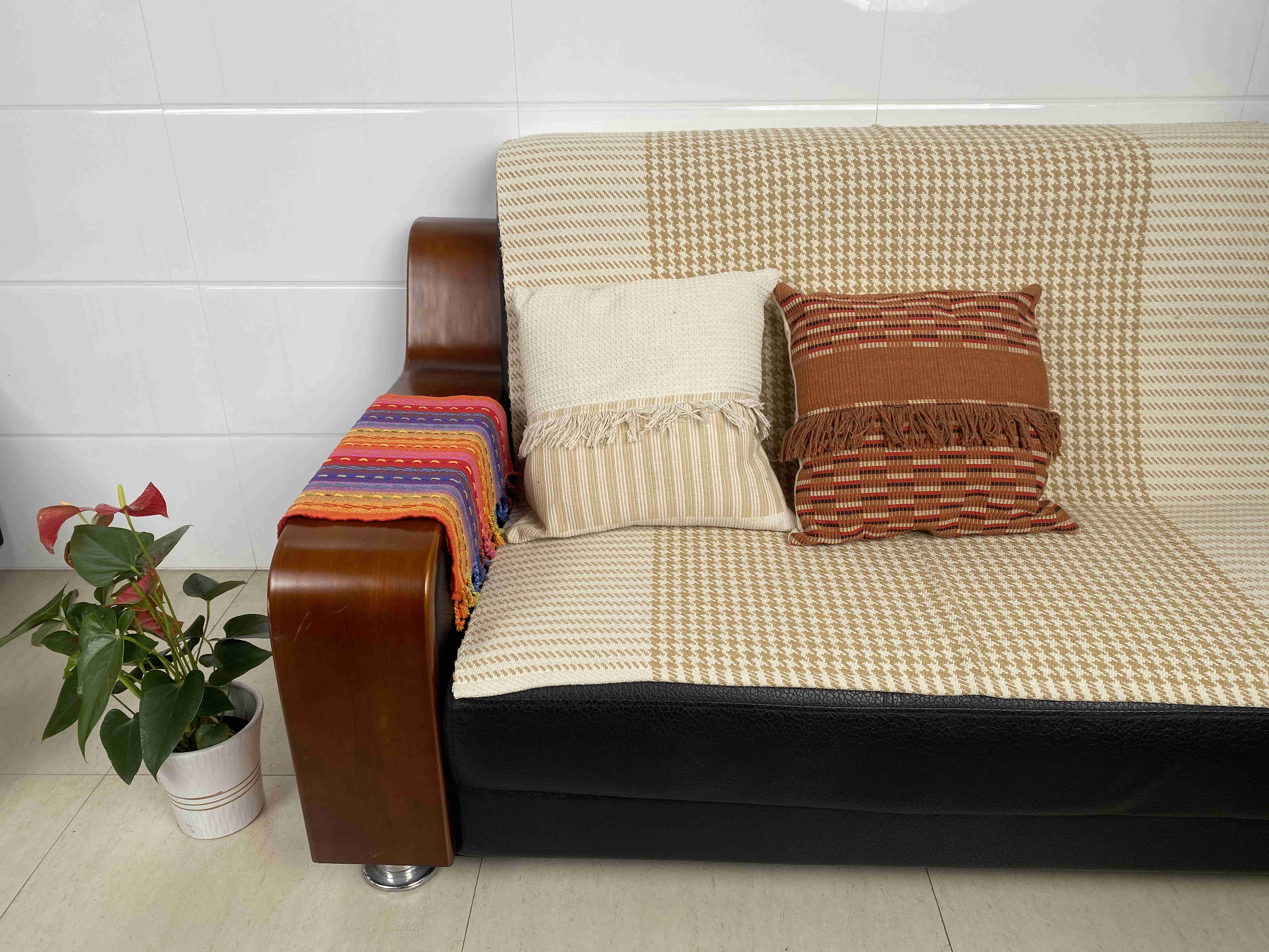 Chic Living Room Accessories Durable Textured Fabric Cushions for Modern Home Decor