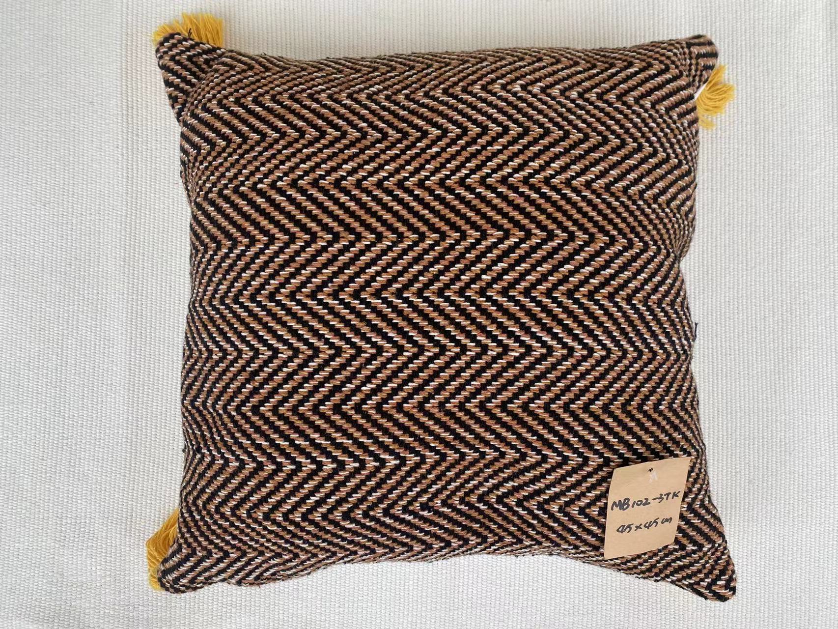 Versatile Fabric Cushions for Chic Living Rooms Durable with Natural Texture