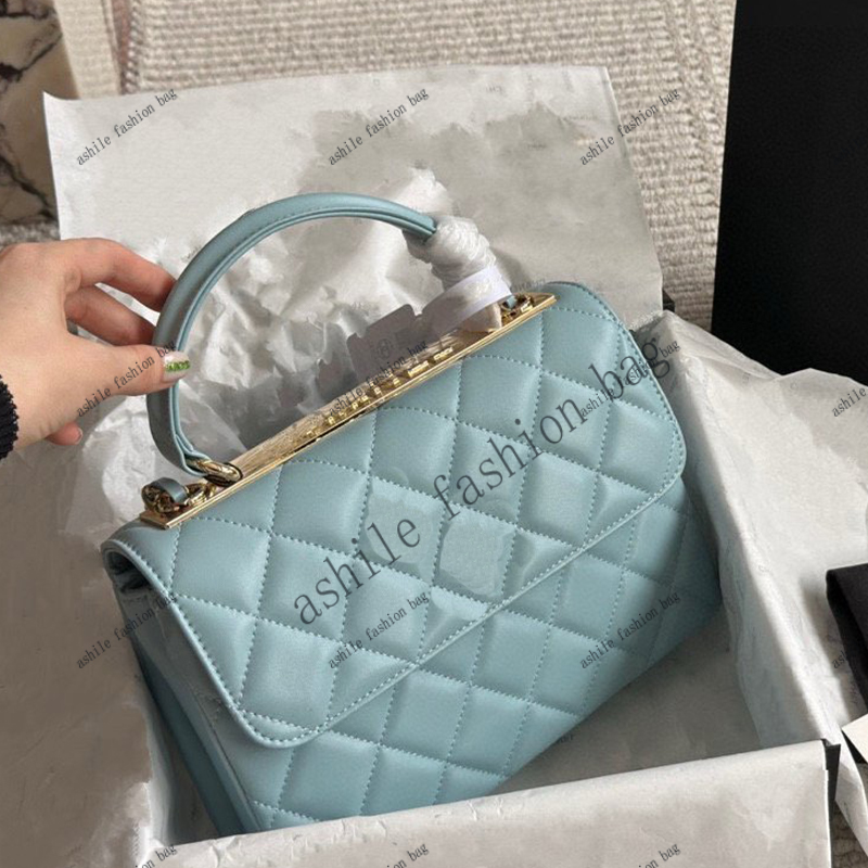 Designer Sheepskin Leather Crossbody Bag, Classic Retro Diamond Patterned Handbag, Premium Texture, High-quality Hardware, Sufficient Capacity!