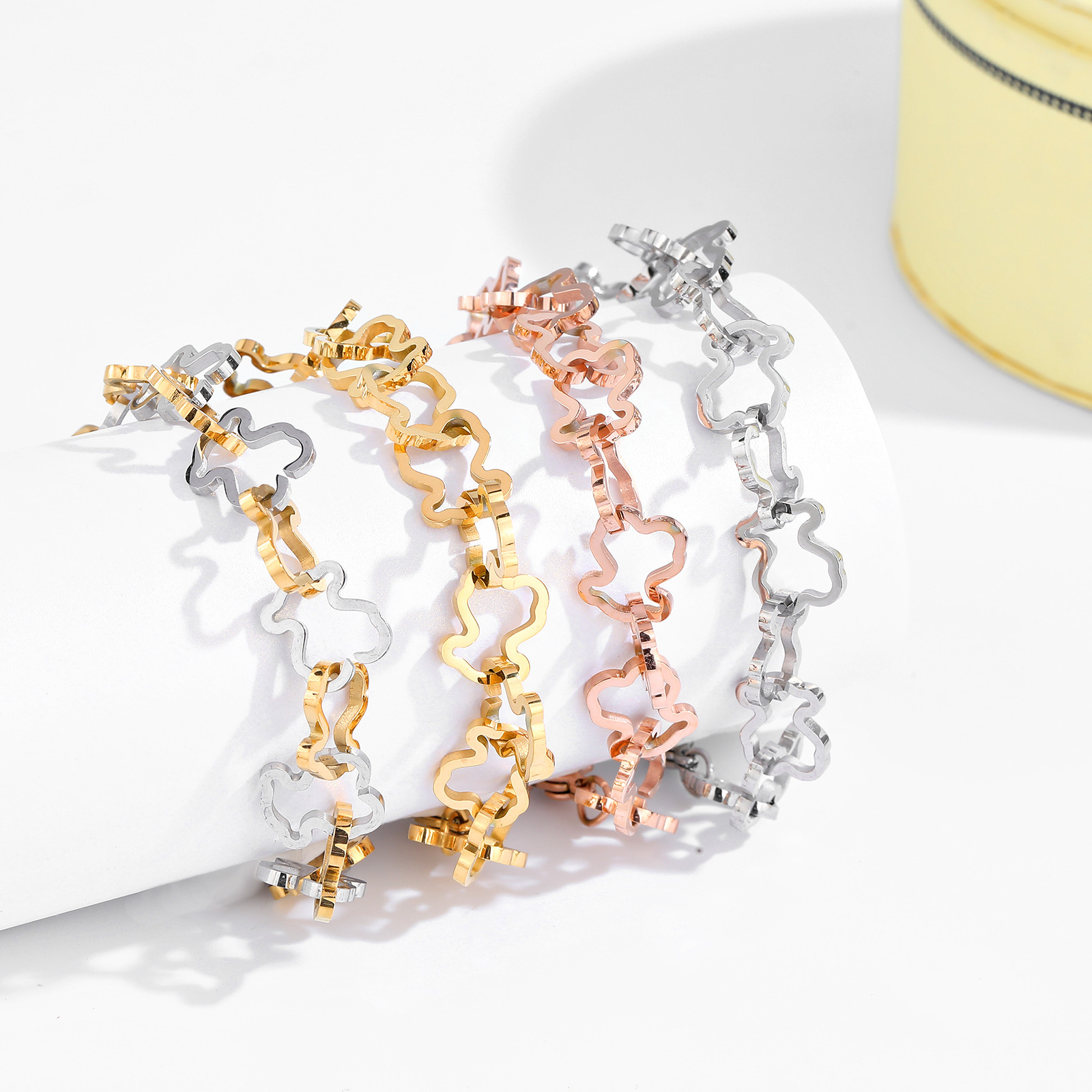 Stylish Stainless Steel Chain Bracelets for Women and Men Round Bear Hollow Design Fashion Jewelry Gift Z250910