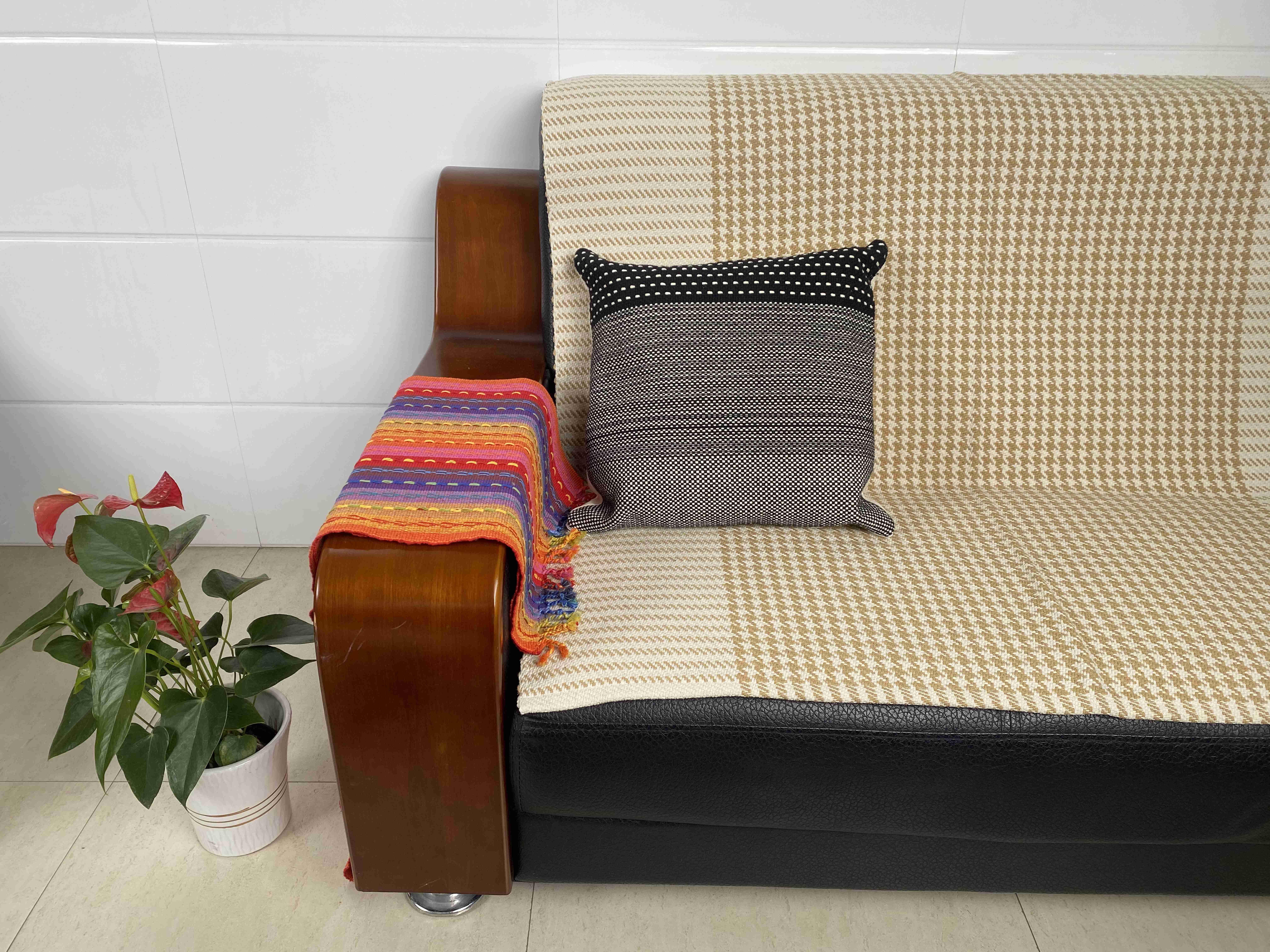 Long-Lasting Chic Cushion Covers - Premium Quality Fabric with Natural Texture fort