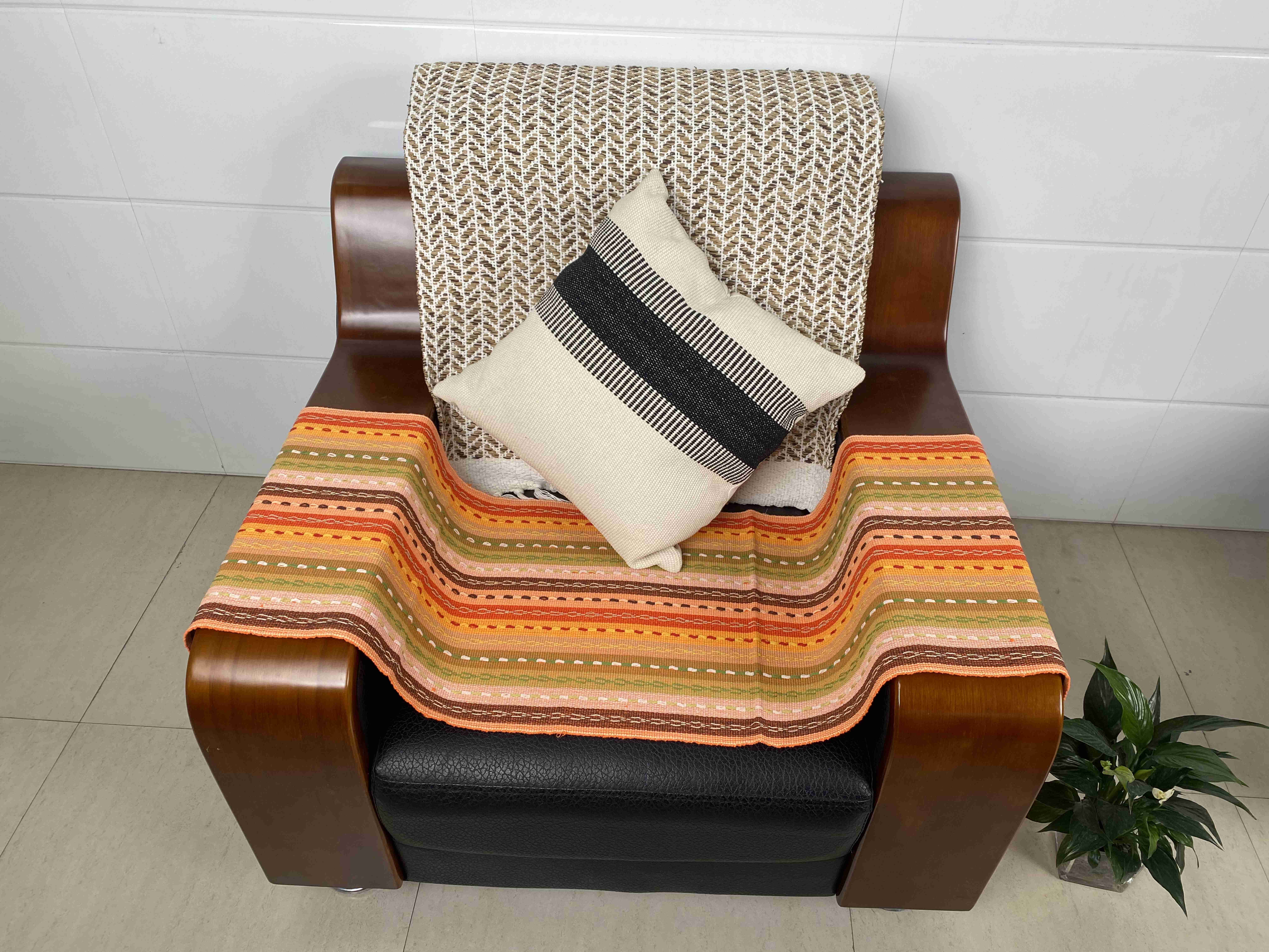 Chic Living Room Accents - Versatile & Long-Lasting Fabric Cushions with Natural Textured Finish